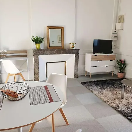 Διαμέρισμα Joli T2 Centre Avec Cour, Climatisation Et Fibre