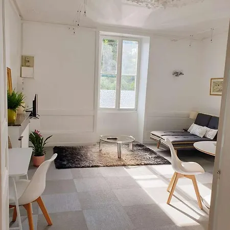 Joli T2 Centre Avec Cour, Climatisation Et Fibre Apartmán