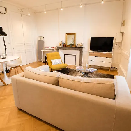Joli T2 Centre Avec Cour, Climatisation Et Fibre Apartment