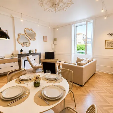 Joli T2 Centre Avec Cour, Climatisation Et Fibre Apartment