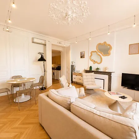 Apartment Joli T2 Centre Avec Cour, Climatisation Et Fibre *