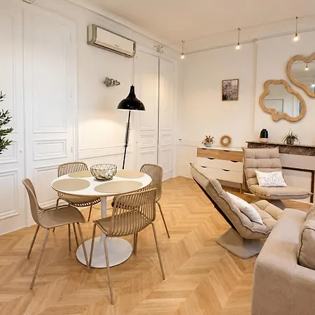 Апартаменты Joli T2 Centre Avec Cour, Climatisation Et Fibre Ангулем