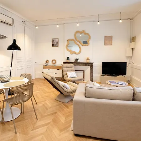 Joli T2 Centre Avec Cour, Climatisation Et Fibre Angulema