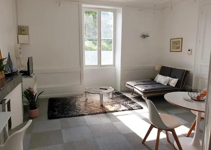 Joli T2 Centre Avec Cour, Climatisation Et Fibre Appartement *